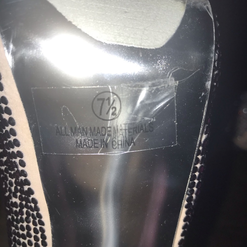 Heels - Picture 4 of 4